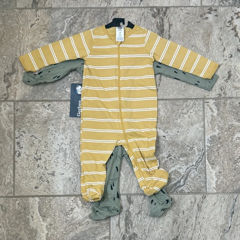 NWT Size 3-6Months Gerbers Baby Green and Yellow One Piece Set
